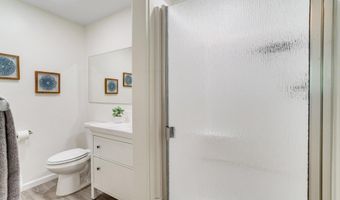 2420 N TAYLOR St, Arlington, VA 22207