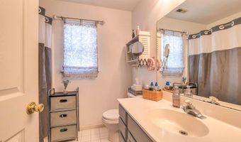 7 Ruth Ct, Absecon, NJ 08201