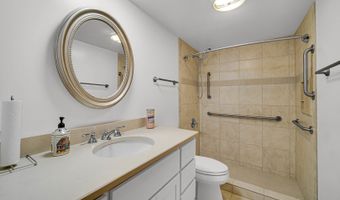 1030 S Fernandez Ave S 4-M, Arlington Heights, IL 60005