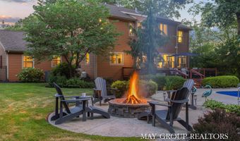 5254 Canyon River Dr NE, Ada, MI 49301