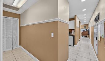 7 W MAIN St 12-14, Apopka, FL 32703