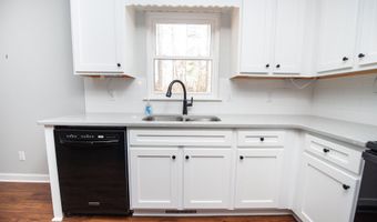 179 Cantrell Ridge Dr, Boiling Springs, SC 29316