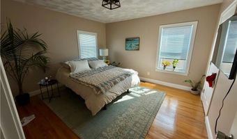6 Wilson St, Bristol, RI 02809