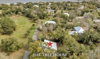 218 Thomas St, Bay St. Louis, MS 39520