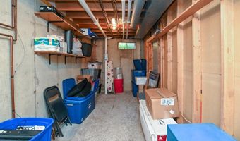 508 Rosemary Ln, Anamosa, IA 52205