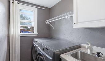 1420 N OWAISSA St, Appleton, WI 54911