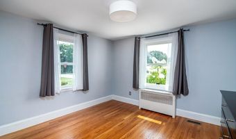 76 Burbank St, Cranston, RI 02910