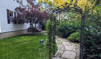 4 Panorama Dr, Alloway, NJ 07461