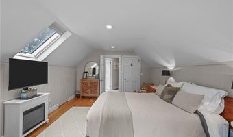 12 Half Mile Rd, Barrington, RI 02806