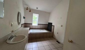 5888 STATE Rd E, Auxvasse, MO 65231