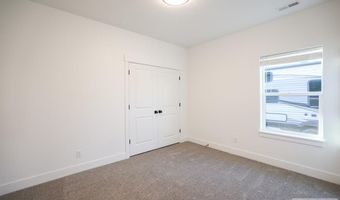 578 N Curlew Dr, Ammon, ID 83406