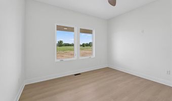 422 NE Lakota Dr, Adrian, MO 64720