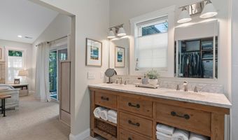 820 Barton Dr, Ann Arbor, MI 48105