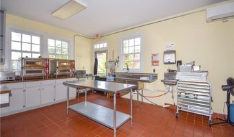 82 COURT Sq, Alexander City, AL 35010