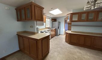 83 Long Shores Dr, Barrington, NH 03825