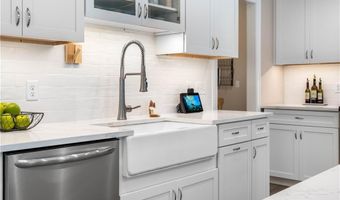 500 Sachem Rd, North Kingstown, RI 02852