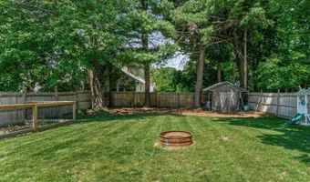24 Westlyn Ct, Albany, NY 12203