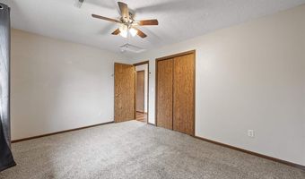 158 Elm Ridge Dr, North Liberty, IA 52317