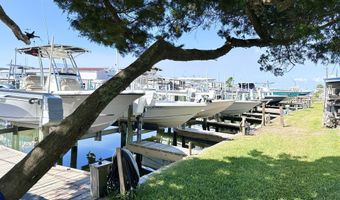 319 Old Causeway Rd, Atlantic Beach, NC 28512