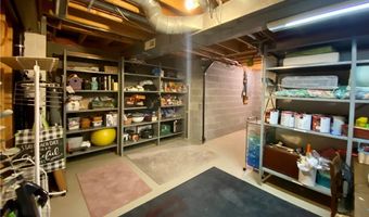 869 MOSS CANYON Dr, Amherst, OH 44001