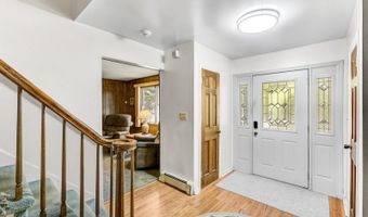 9 Crest Hill Dr, Alloway, NJ 07461