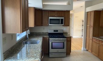 1 Lantern Ct 1, Clinton, CT 06413