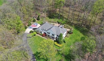 875 Cascades Dr, Aurora, OH 44202