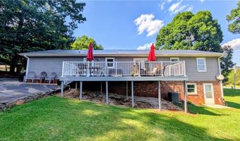 2474 Woodridge Dr, Asheboro, NC 27205