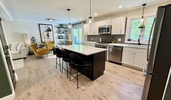 16 Stagecoach Rd, Barrington, NH 03825