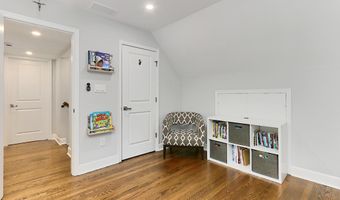 5029 22ND St S, Arlington, VA 22206