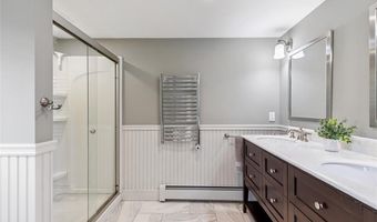 4 Garfield Ave, Bristol, RI 02809