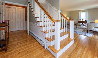 379 Bay View Dr, Bar Harbor, ME 04609