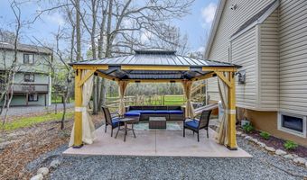 52 Tennyson Cir, Albrightsville, PA 18210