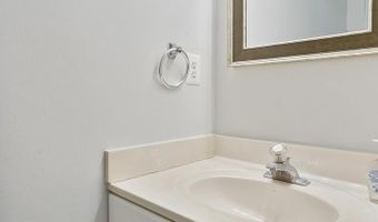 20198 BROOKVIEW Sq, Ashburn, VA 20147
