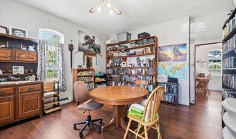 922 3rd Ave, Ackley, IA 50601