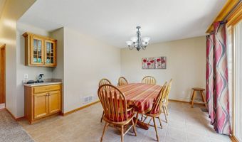 1415 Lake Shore Cir SE, Altoona, IA 50009
