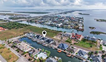702 S BAY St, Aransas Pass, TX 78336