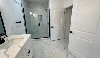 18 Somerset Dr, Appomattox, VA 24522