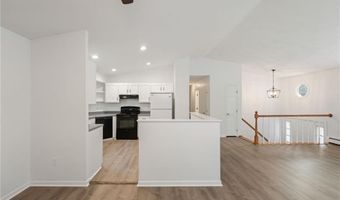 34 Winsor Ave, Johnston, RI 02919