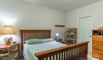 332 Appeldoorn Cir, Asheville, NC 28803