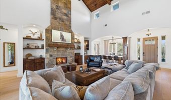 570 S Point Ct, Aledo, TX 76008
