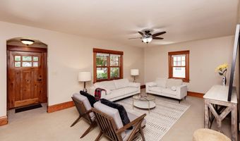 618 9th St, Ames, IA 50010