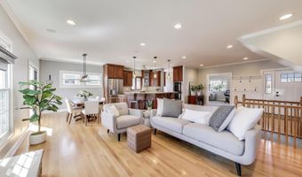 1523 N Patton Ave, Arlington Heights, IL 60004