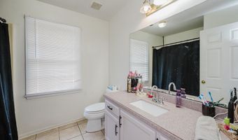 1121 COLONIAL Dr, Alabaster, AL 35007