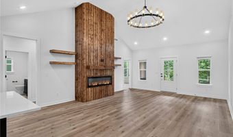 4 McGaugh Dr, Bella Vista, AR 72714