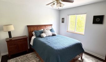 8047 Lavelle Rd, Athens, OH 45701