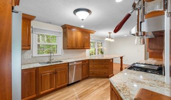 11 Farrwood Dr, Andover, MA 01810