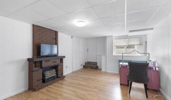 192 Clubhouse Dr, Middletown, NJ 07748