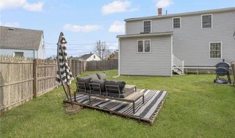 4 Halsey Ave, Middletown, RI 02842