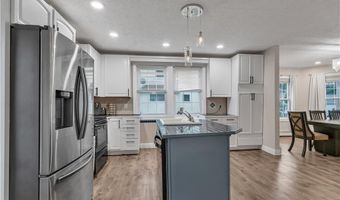 86 Westwood Ave, Cranston, RI 02905